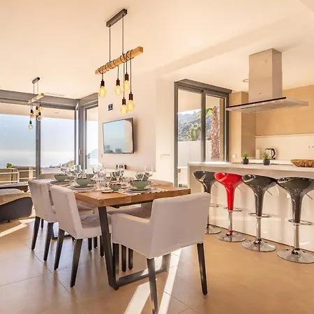 2260-luxury With Private Pool And Seaview Villa Manilva